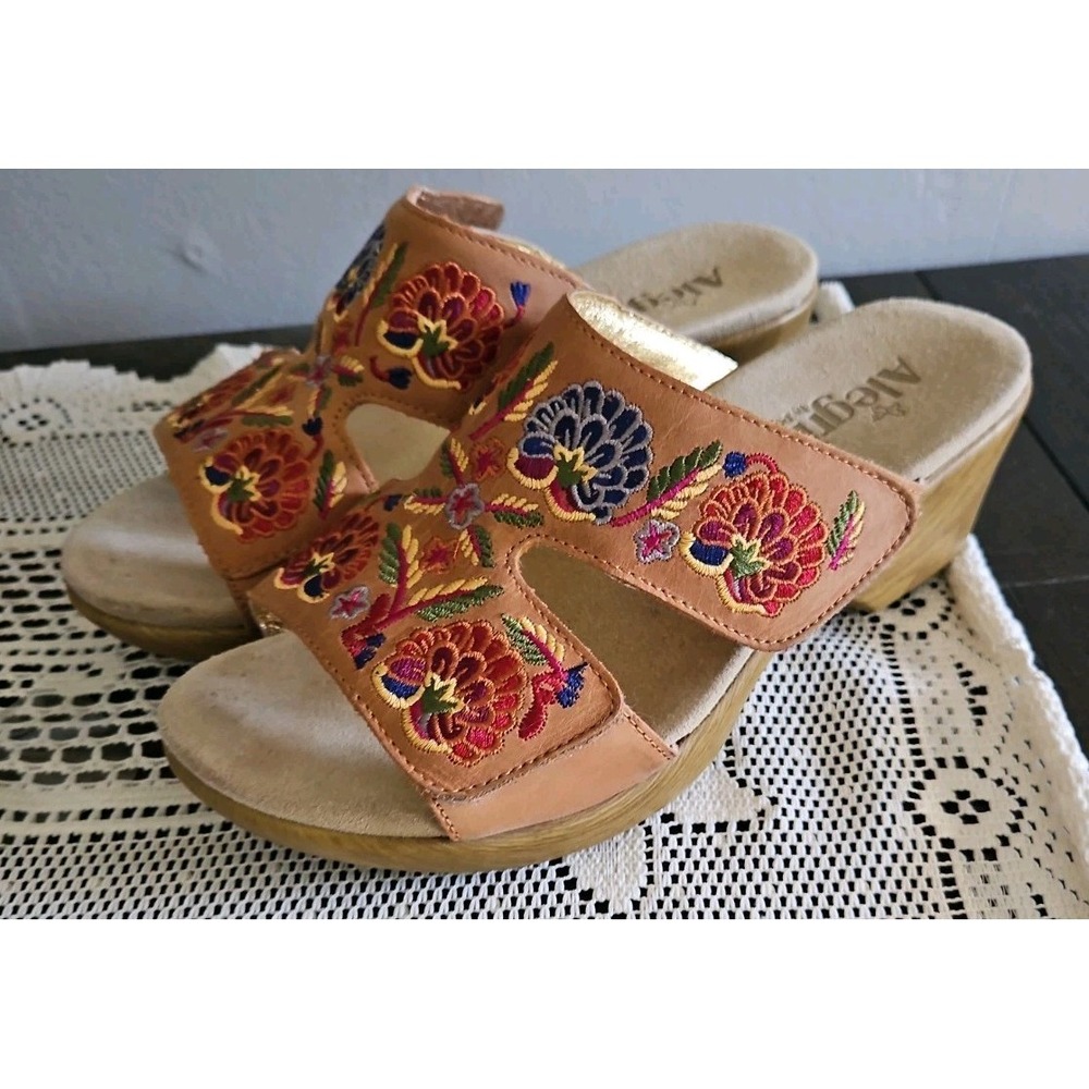 Alegria LIN-647N Linn Floral Embroidered leather Clog Sandals Bohemian  Resort - Picture 2 of 6